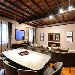 The Frattina - Luxury Serviced , Rome Italy